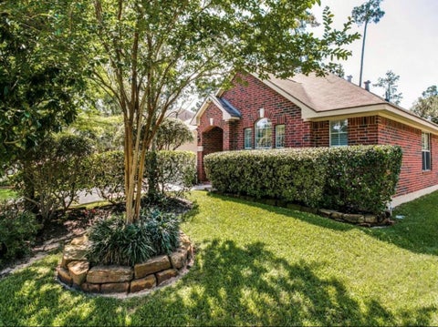 Homes For Sale - 22 Heron Hollow Court<br/> The Woodlands, TX 77382