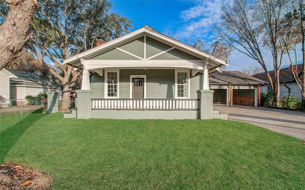 Photo of 727 Travis Street, Columbus, TX 78934 (MLS # 95269532)