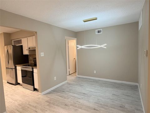 Tiny photo for 2800 Jeanetta Street #2813, Houston, TX 77063 (MLS # 95008864)