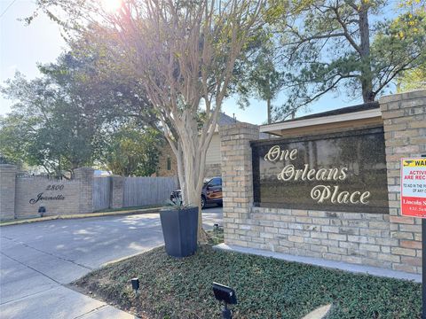 Tiny photo for 2800 Jeanetta Street #2813, Houston, TX 77063 (MLS # 95008864)