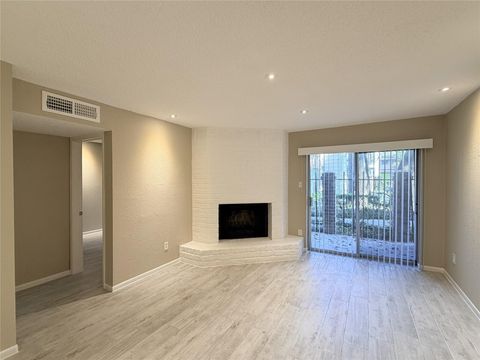 Tiny photo for 2800 Jeanetta Street #2813, Houston, TX 77063 (MLS # 95008864)