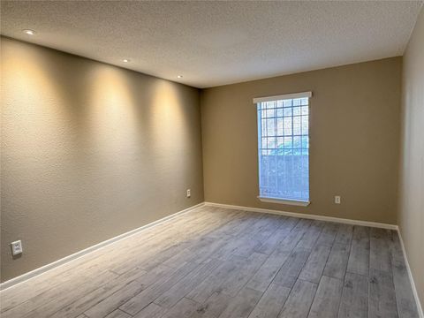 Tiny photo for 2800 Jeanetta Street #2813, Houston, TX 77063 (MLS # 95008864)