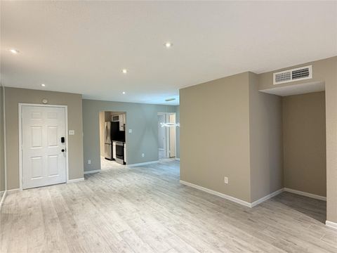 Tiny photo for 2800 Jeanetta Street #2813, Houston, TX 77063 (MLS # 95008864)