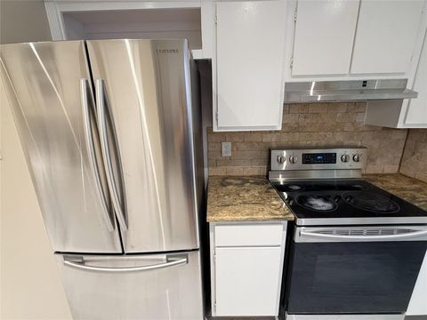 Tiny photo for 2800 Jeanetta Street #2813, Houston, TX 77063 (MLS # 95008864)