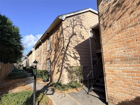 Tiny photo for 2800 Jeanetta Street #2813, Houston, TX 77063 (MLS # 95008864)