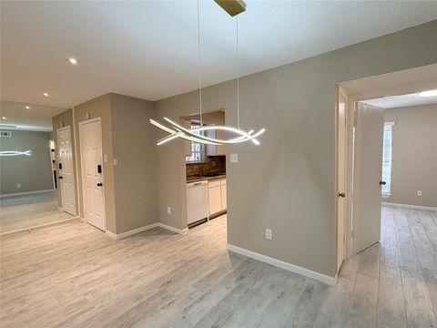 Tiny photo for 2800 Jeanetta Street #2813, Houston, TX 77063 (MLS # 95008864)