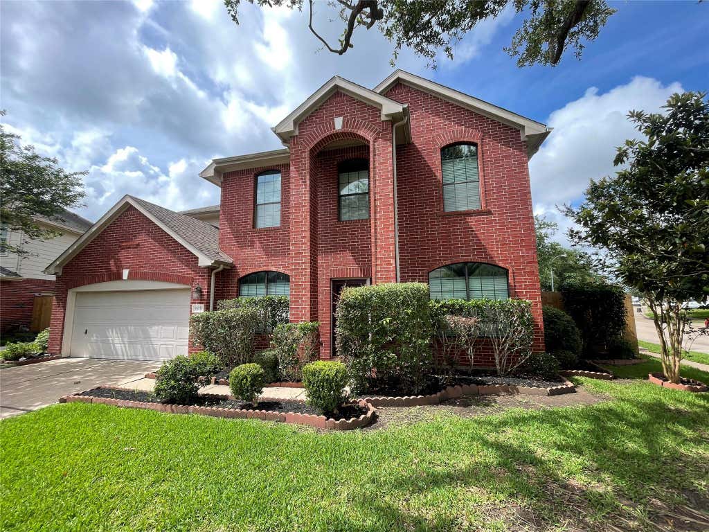 Photo of 16211 Quiet Canyon Court, Friendswood, TX 77546 (MLS # 12773959)