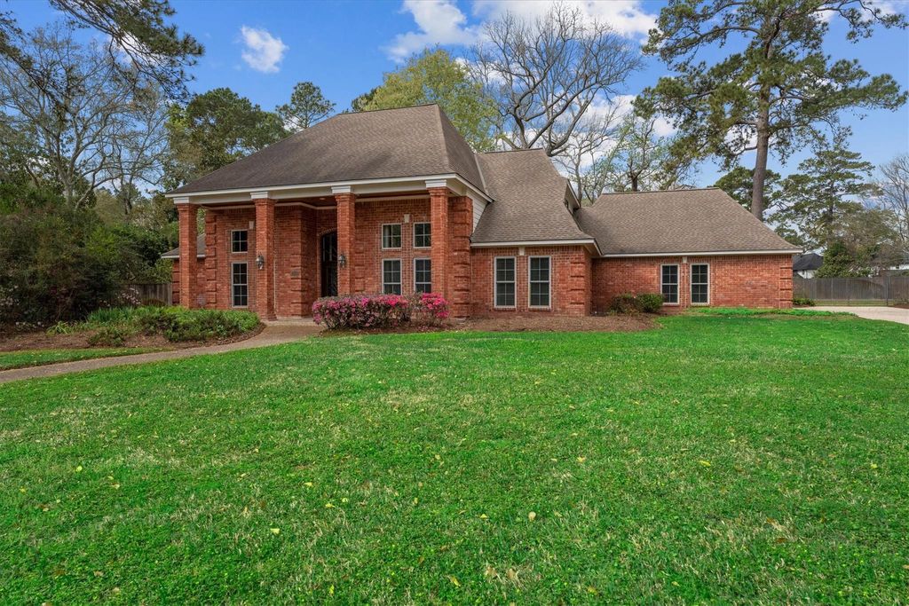 Photo of 5603 Rushing River Drive, Houston, TX 77345 (MLS # 33908529)