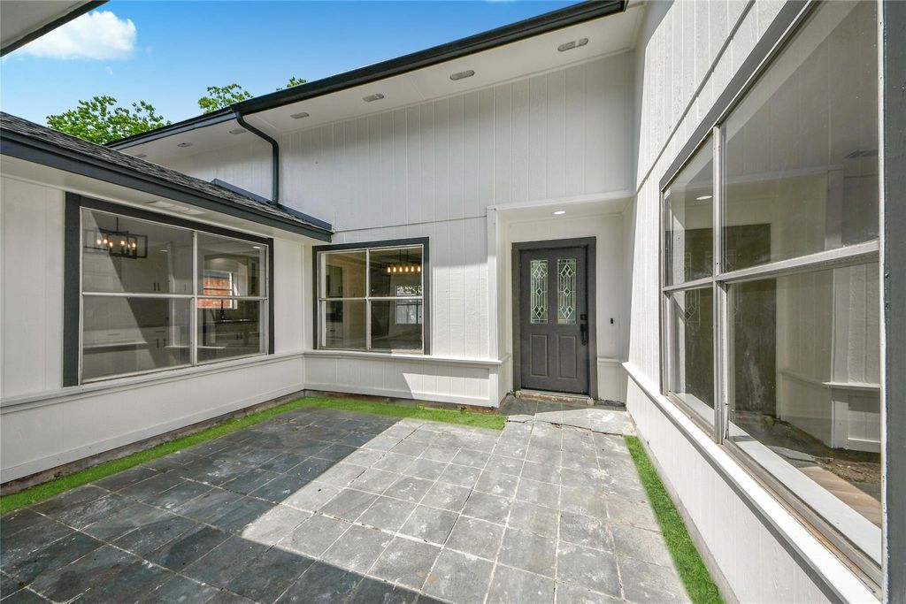 Photo of 13122 Benford Drive, Houston, TX 77099 (MLS # 15036250)