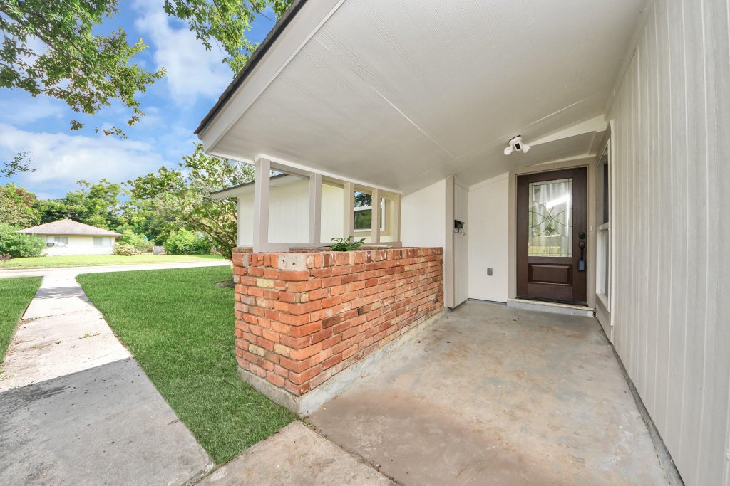 Photo of 5743 Newquay Street, Houston, TX 77085 (MLS # 6728482)