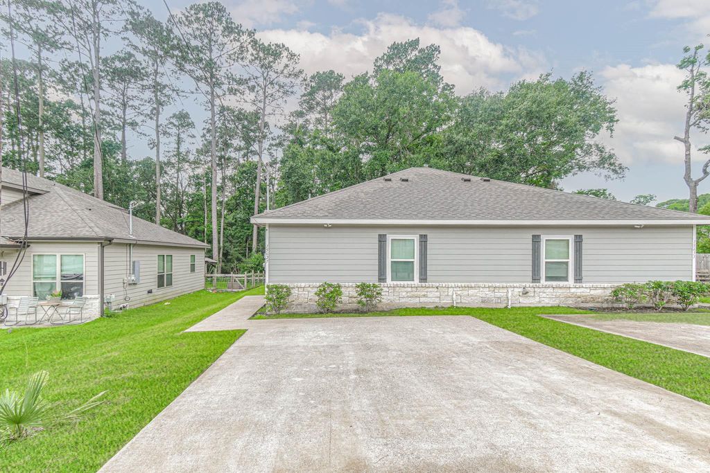 Photo of 15627 Sycamore Drive, Montgomery, TX 77356 (MLS # 67634153)