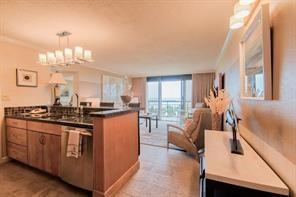 5220 Seawall Boulevard 633
