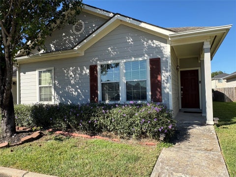 Photo of 11821 Longwood Garden Way Way, Houston, TX 77047 (MLS # 89965207)