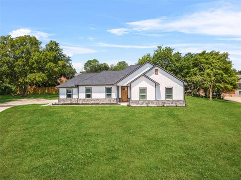 Photo of 2315 Progress Drive, Brenham, TX 77833 (MLS # 23646548) Photo of 2315 Progress Drive, Brenham, TX 77833 (MLS # 23646548)