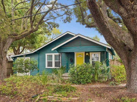 Photo of 1039 Dunbar Street, Houston, TX 77009 (MLS # 78828878)