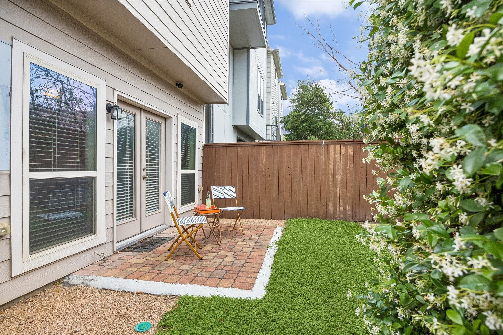 1702 Oak Leaf Pass Drive