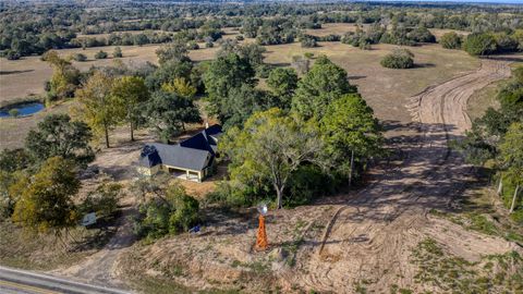 Photo of 8 Windmill Ridge, Brenham, TX 77833 (MLS # 10575336)