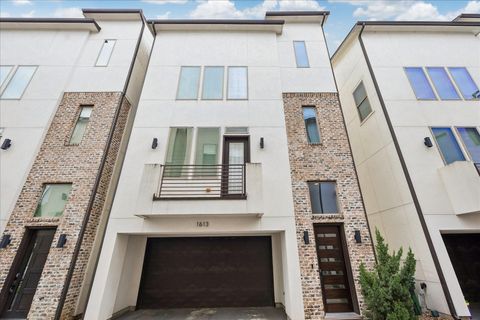 Photo of 1613 Crockett Street, Houston, TX 77007 (MLS # 82468260)