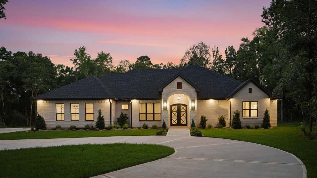 Photo of 7111 Lorna Road, Montgomery, TX 77316 (MLS # 28750287)