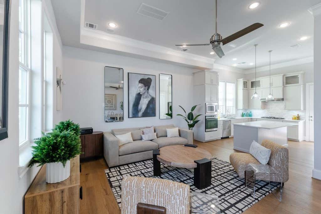 Photo of 11053 Chatterton Drive, Houston, TX 77043 (MLS # 41002386)