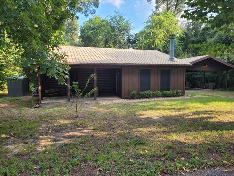 Photo of 16 Connor Lane, Huntsville, TX 77320 (MLS # 35088912)