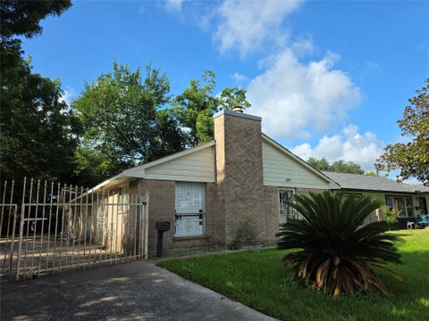 Photo of 4601 Reveille Street, Houston, TX 77087 (MLS # 24004769)