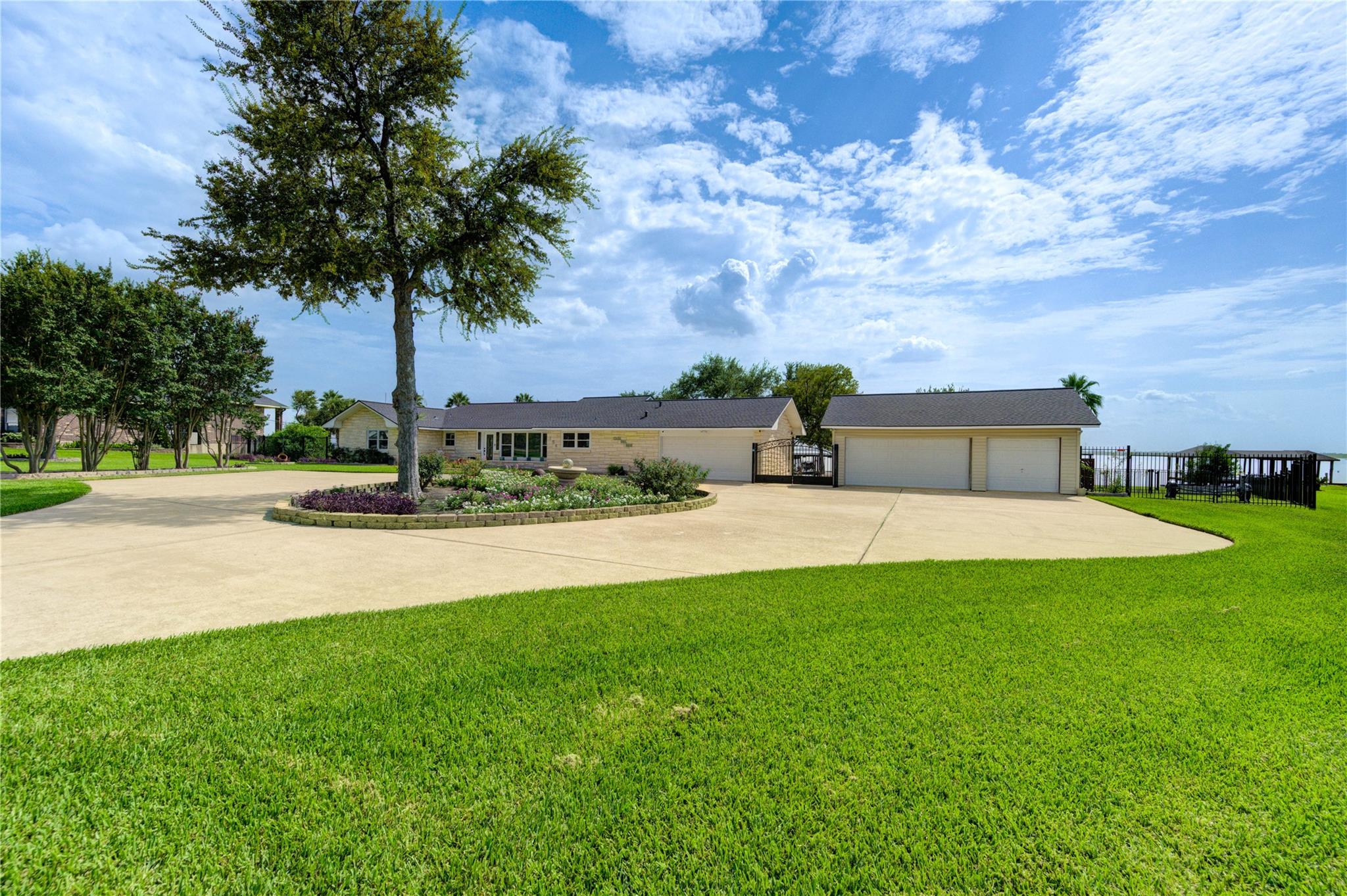 154 N Burnett Drive