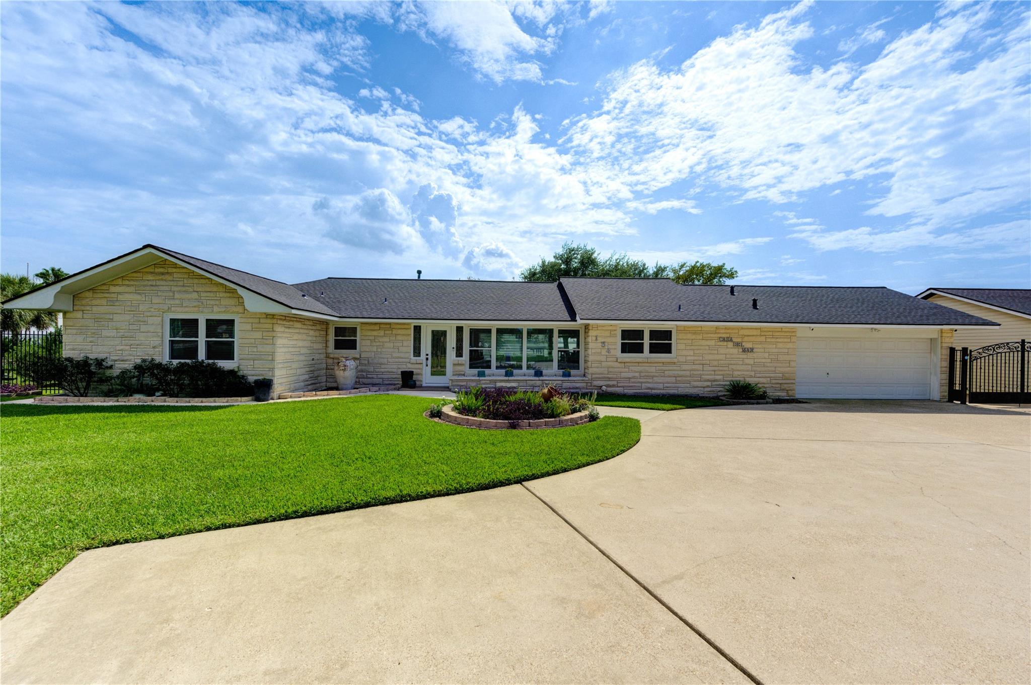 154 N Burnett Drive