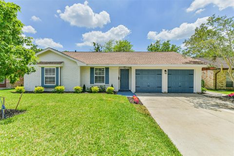 Photo of 2005 Cheryl Drive, Pearland, TX 77581 (MLS # 83242943)
