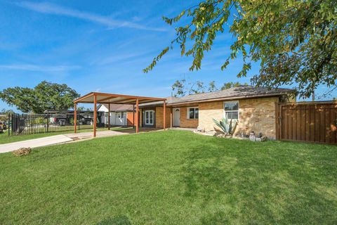 Photo of 8925 Homewood Lane, Houston, TX 77078 (MLS # 39134035)