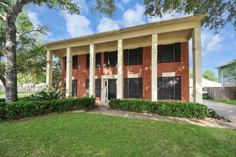Photo of 3925 Spring Crest Court, Pearland, TX 77584 (MLS # 6774385)