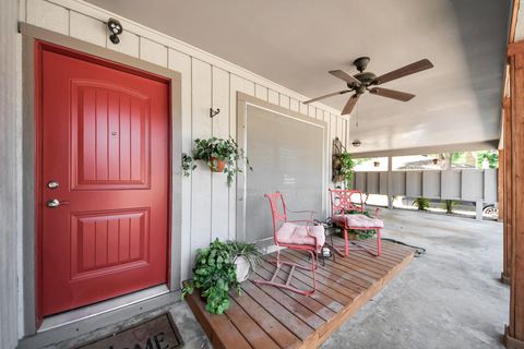 Photo of 41 Champions Colony E, Houston, TX 77069 (MLS # 50377131)