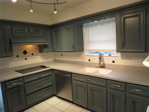 Tiny photo for 3310 Little Bear Drive, Houston, TX 77339 (MLS # 48173191)