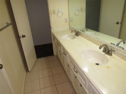 Tiny photo for 3310 Little Bear Drive, Houston, TX 77339 (MLS # 48173191)