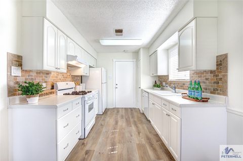 Photo of 946 Three Forks Drive, Katy, TX 77450 (MLS # 44960736)