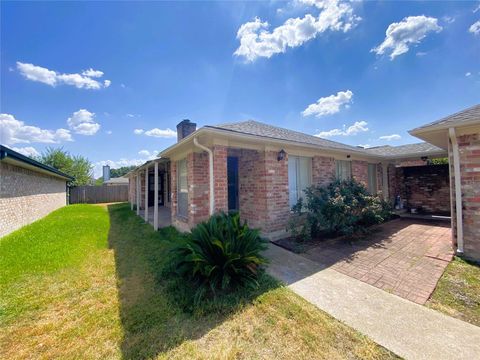 Photo of 9515 Hendon Lane, Houston, TX 77036 (MLS # 79030700)