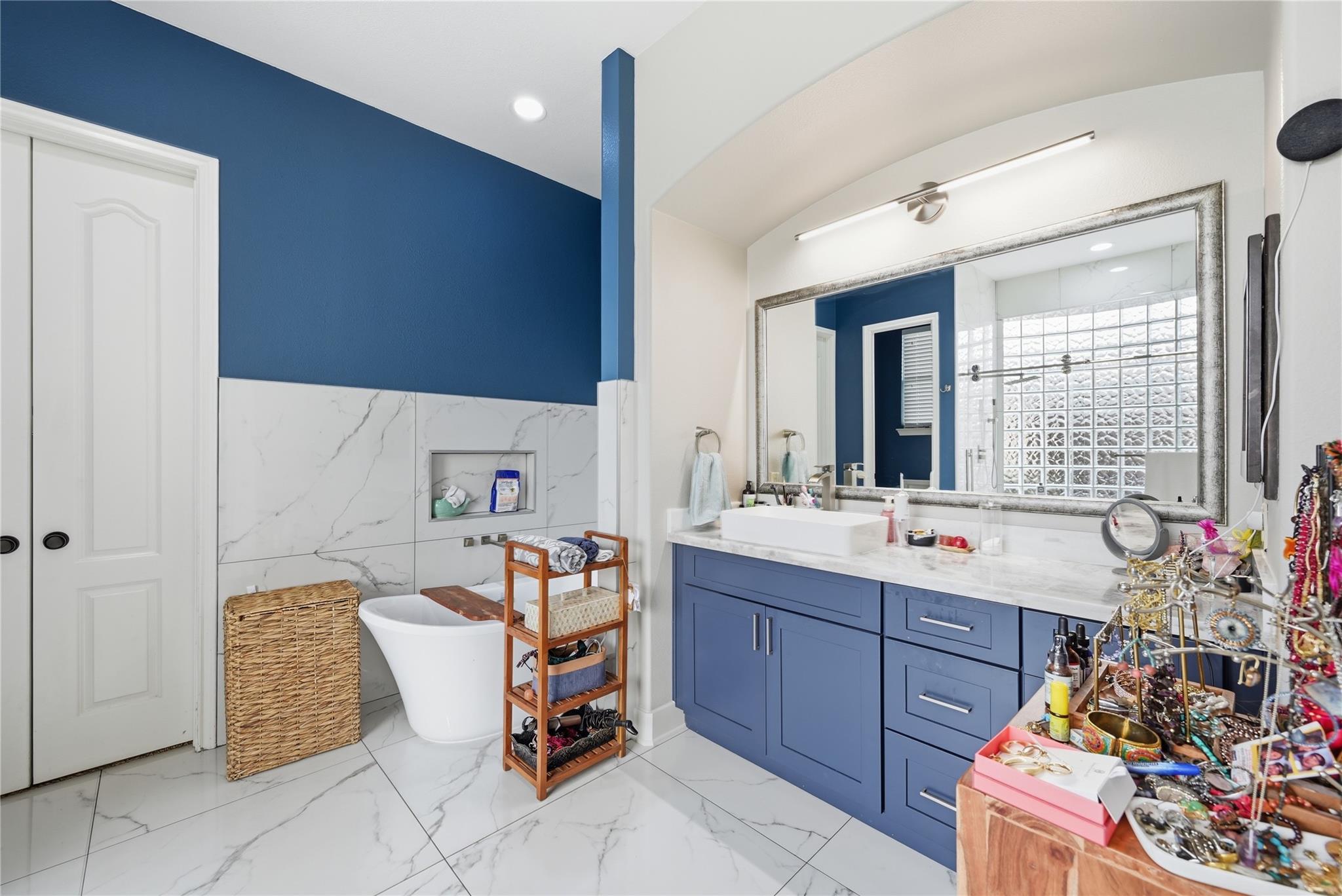5426 Lake Hill Farm Way