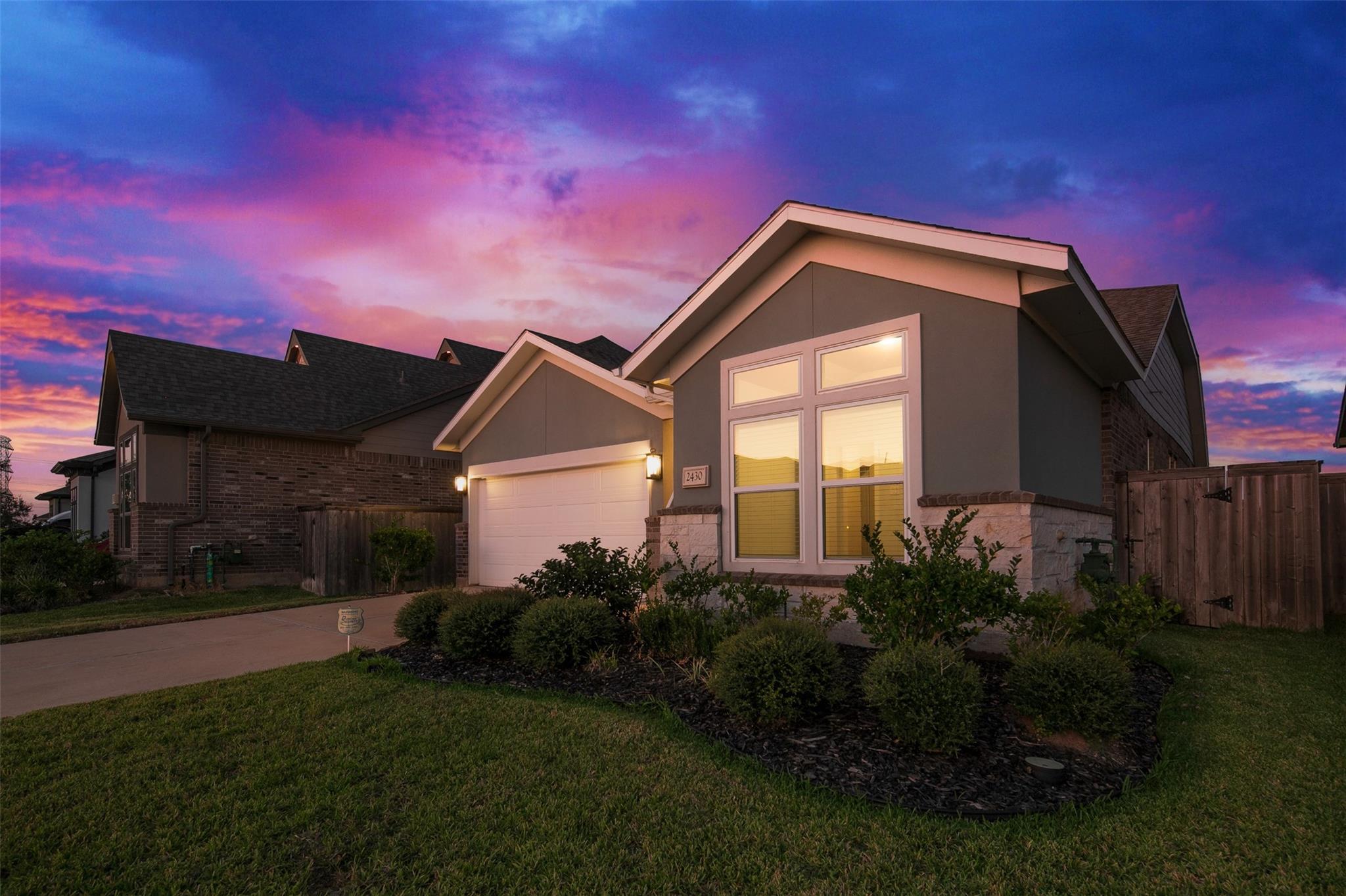 2430 Manor Valley Ln