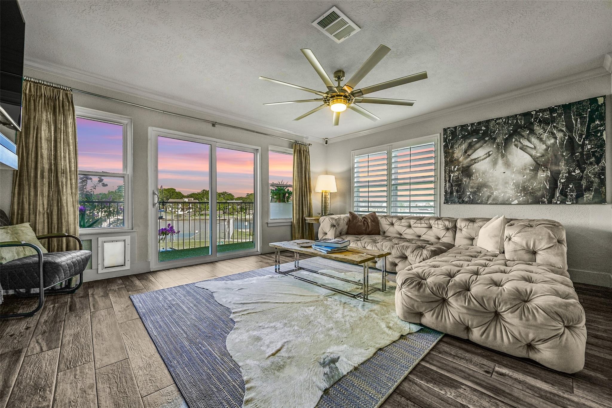 1900 Lakeside Drive