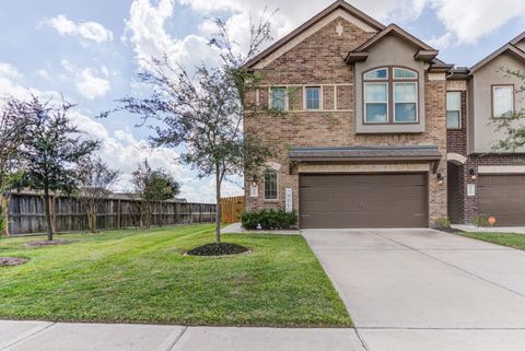 Photo of 3821 Lancer Circle, Pearland, TX 77581 (MLS # 41285979)