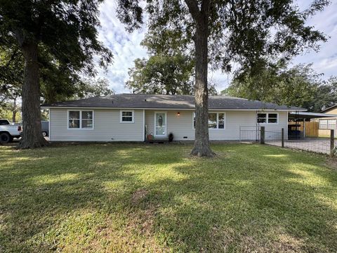 703 N Elm Street Sweeny TX 77480