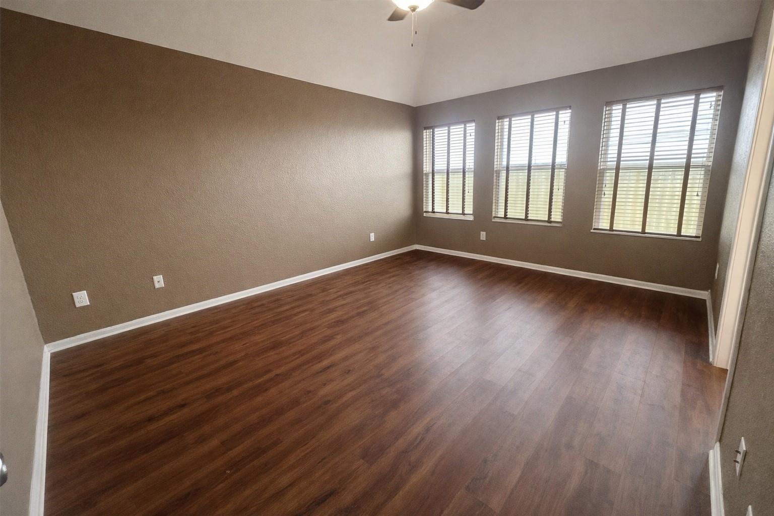5011 Forest Hurst Glen