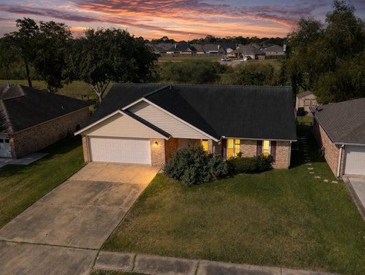 12 LAZYBROOK ST, ANGLETON, TX 77515 - Image a81660c1a0be1ec64da48c2de8a4de6a/110006277