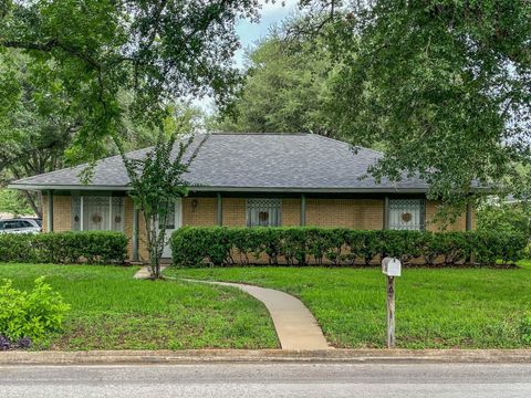 Photo of 1092 South Holland Street St, Bellville, TX 77418 (MLS # 89958712)