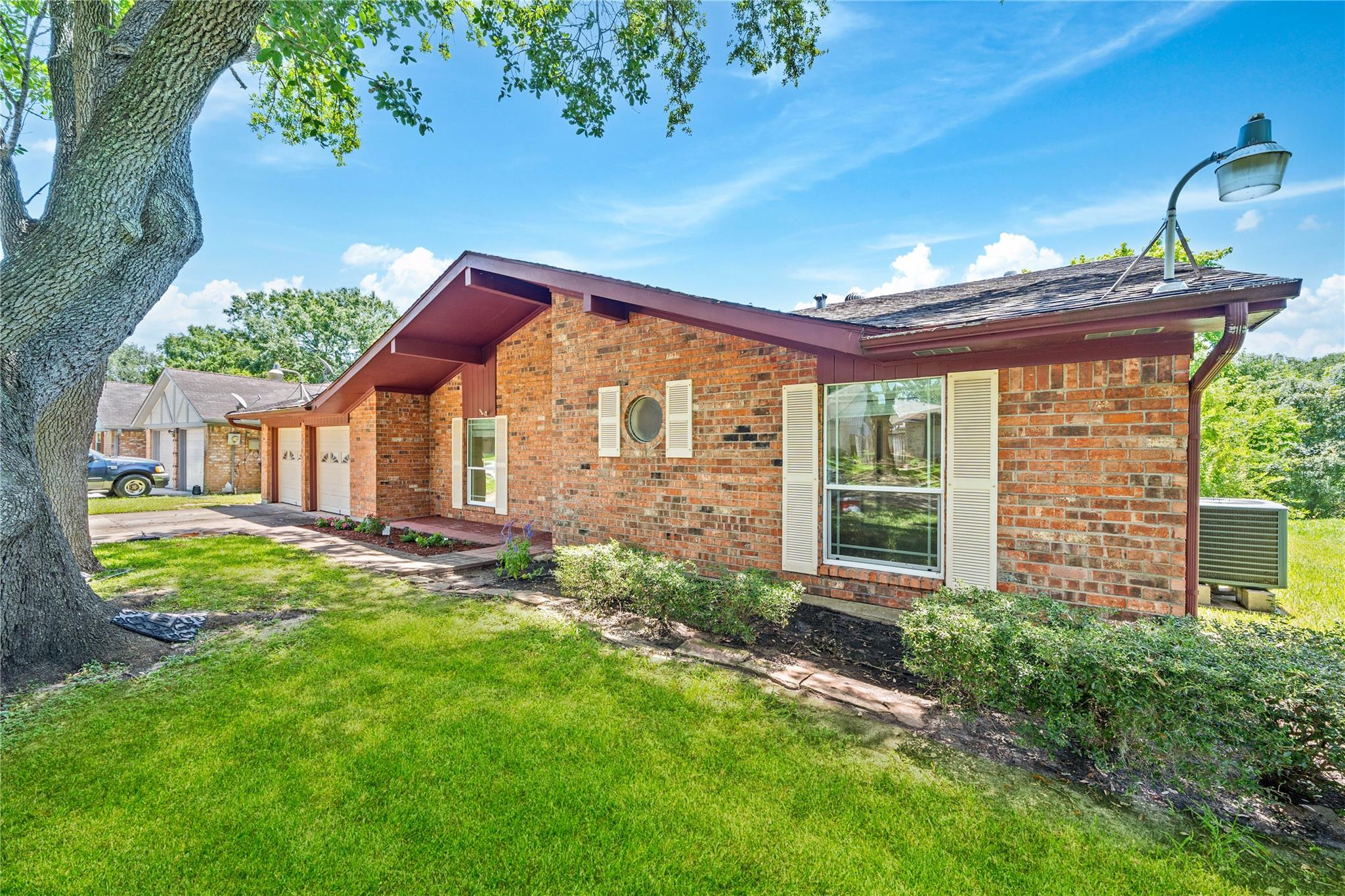 5123 Shady Oaks Lane