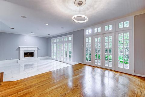 Photo of 201 Vanderpool Lane #94, Houston, TX 77024 (MLS # 15883211)