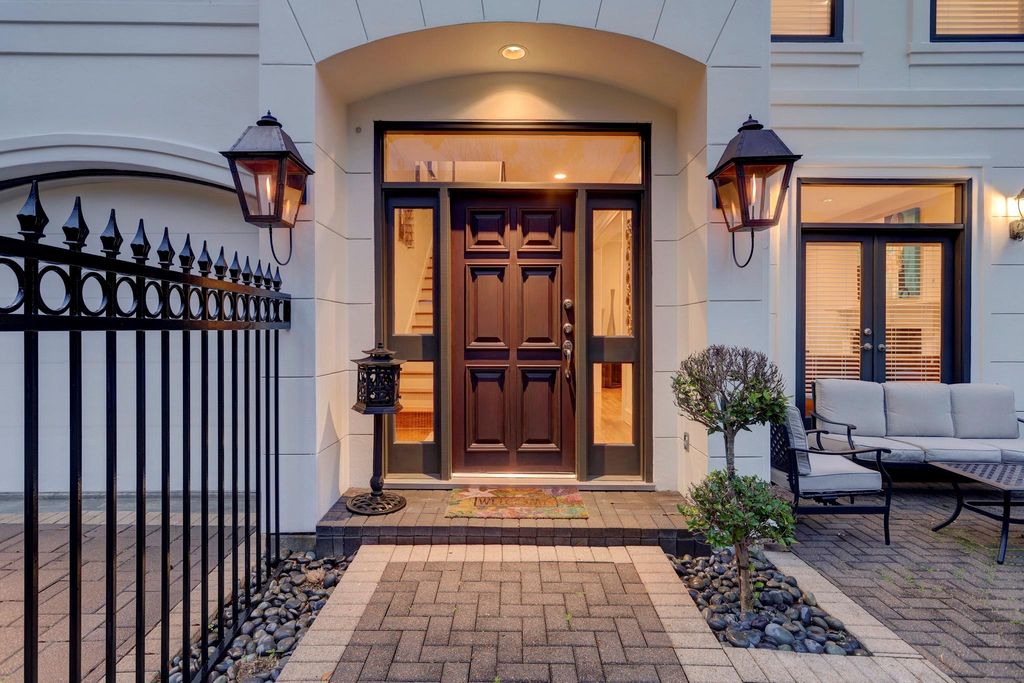 Photo of 5313 Fayette St, Houston, TX 77056 (MLS # 32090458)