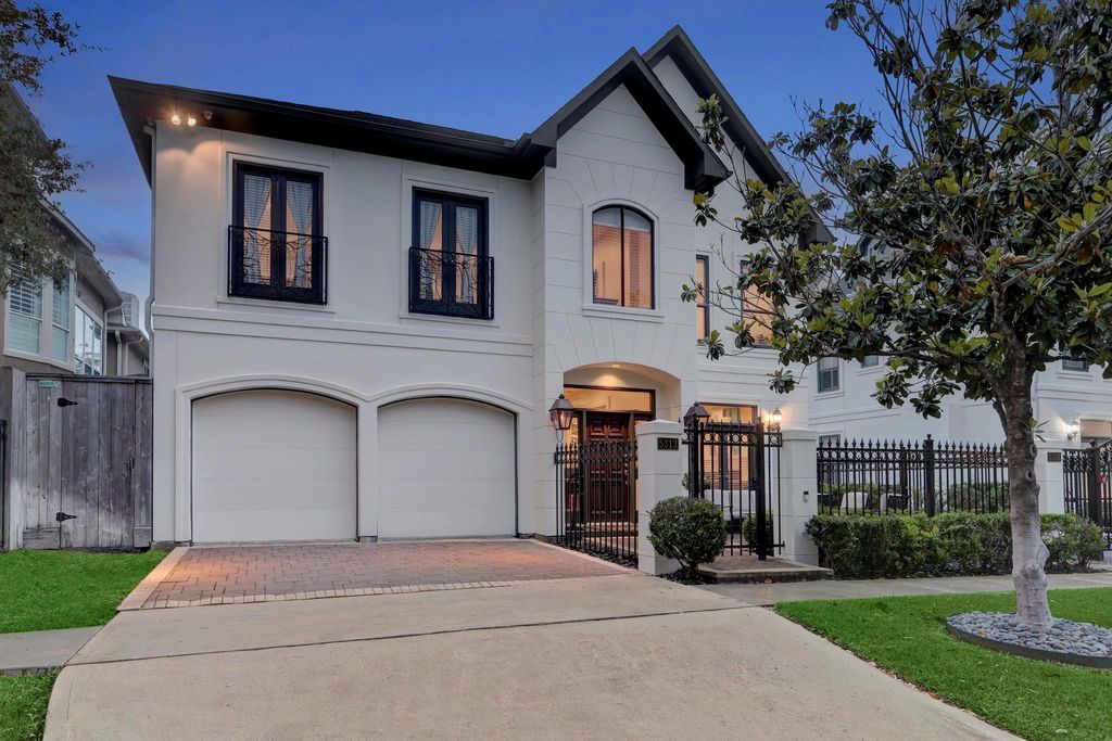 Photo of 5313 Fayette St, Houston, TX 77056 (MLS # 32090458)