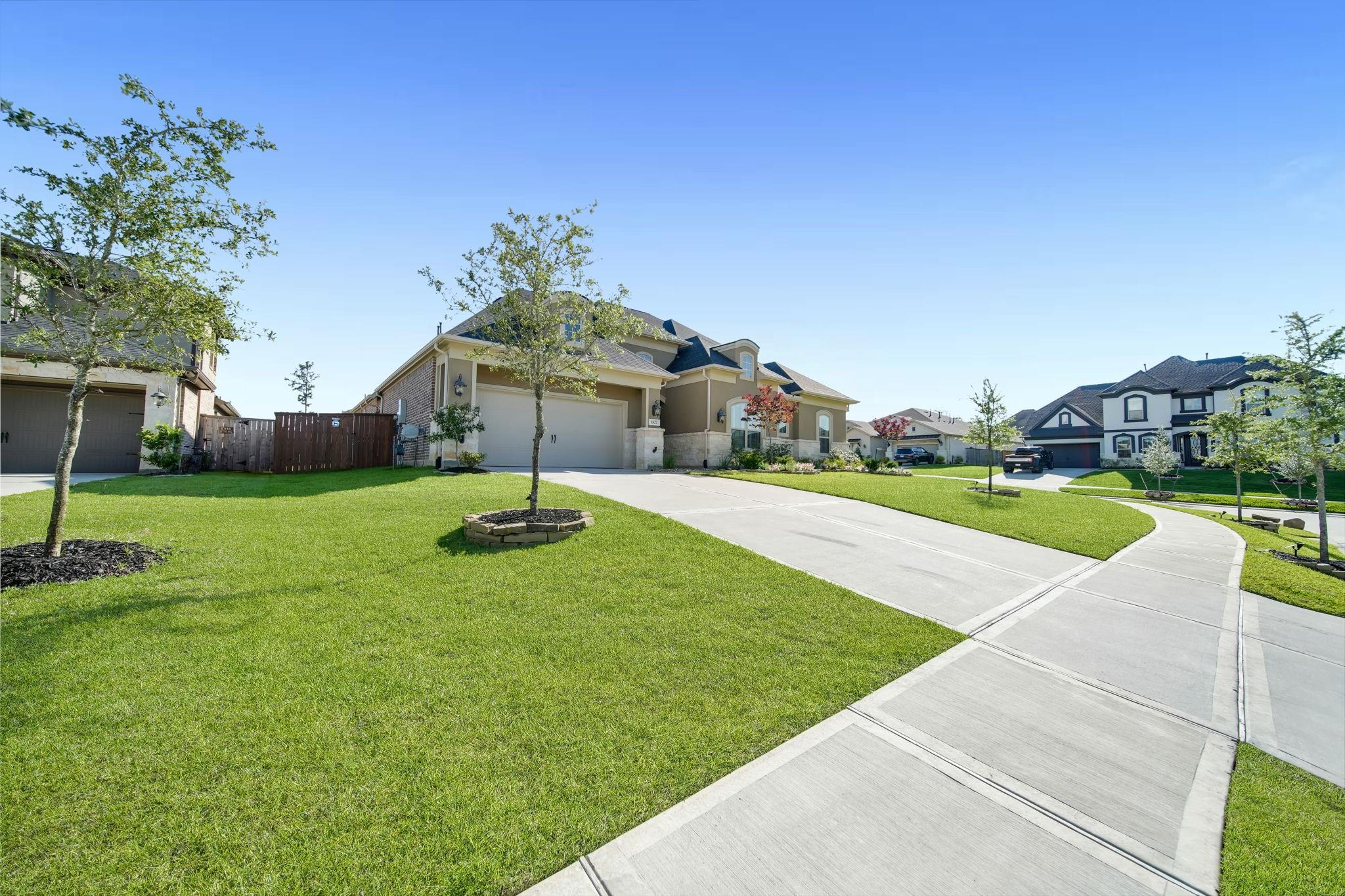 1827 Woodtrace Boulevard