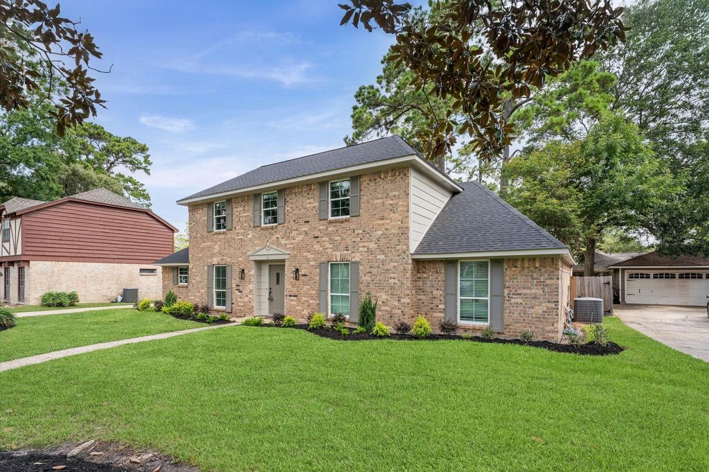 Photo of 10722 Glenway Drive, Houston, TX 77070 (MLS # 96550108)